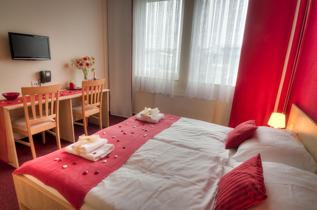 City Hostel Брно Экстерьер фото